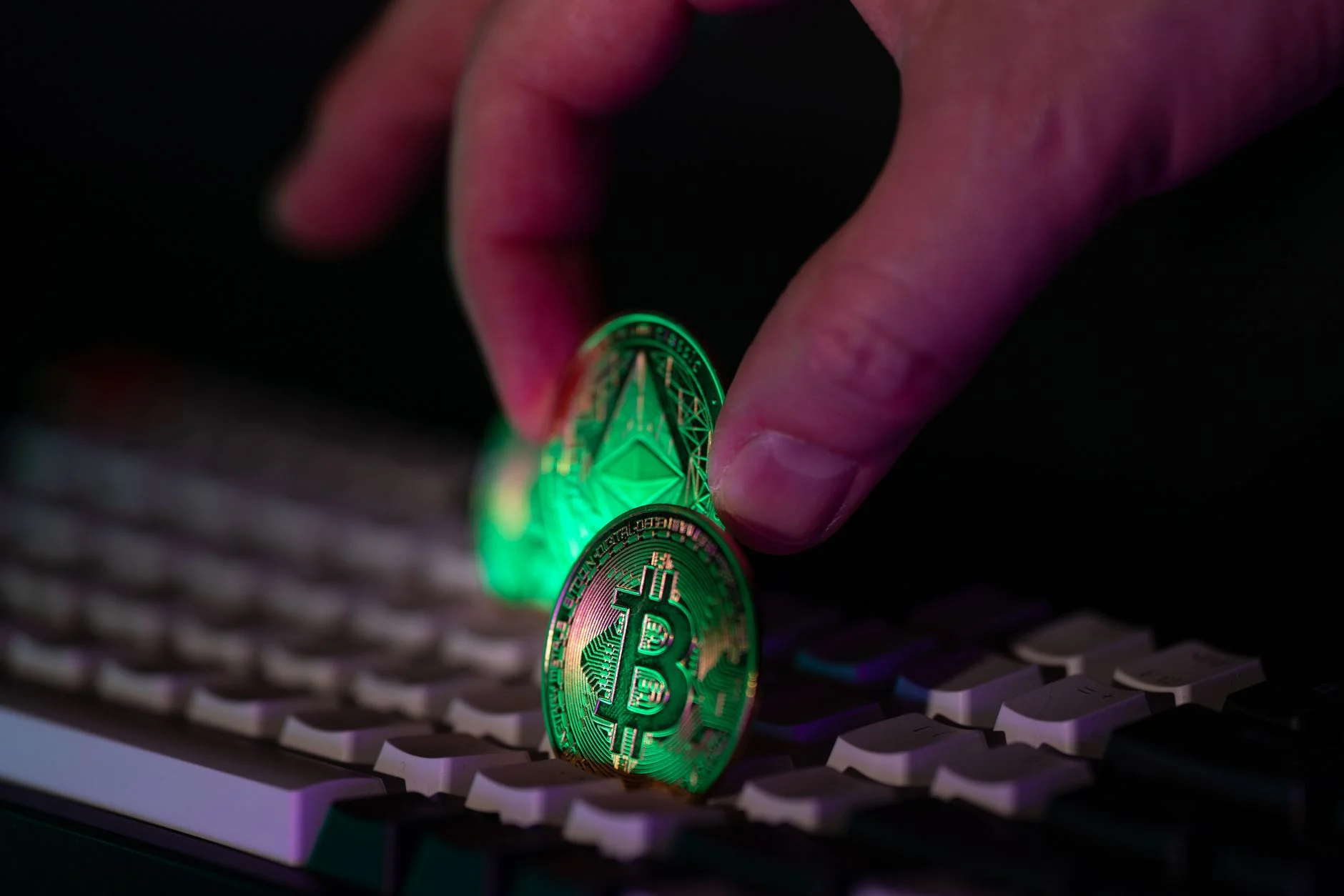 Cronos تعلّق الشبكة بعد اختراق DeFi بقيمة 75 مليون دولار
